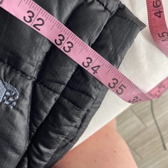 Women's Mountain Hardwear Marblemount Down Feather Black Parka with Hood-Medium - Picture 10 of 10